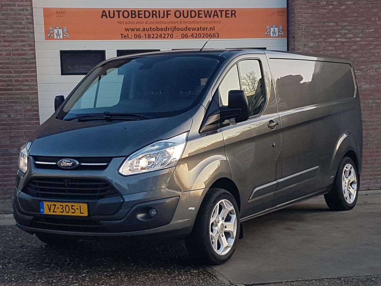 Ford Transit Custom - 290 2.2 TDCI L2H1 Limited 290 2.2 TDCI L2H1 Limited - AutoWereld.nl