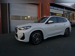 BMW X1 - 23I 204PK M-SPORT SUPER NETTE STAAT VOLLEDIG DEALER ONDERHOUDEN ELECTR.TREKHAAK 360CAMERA