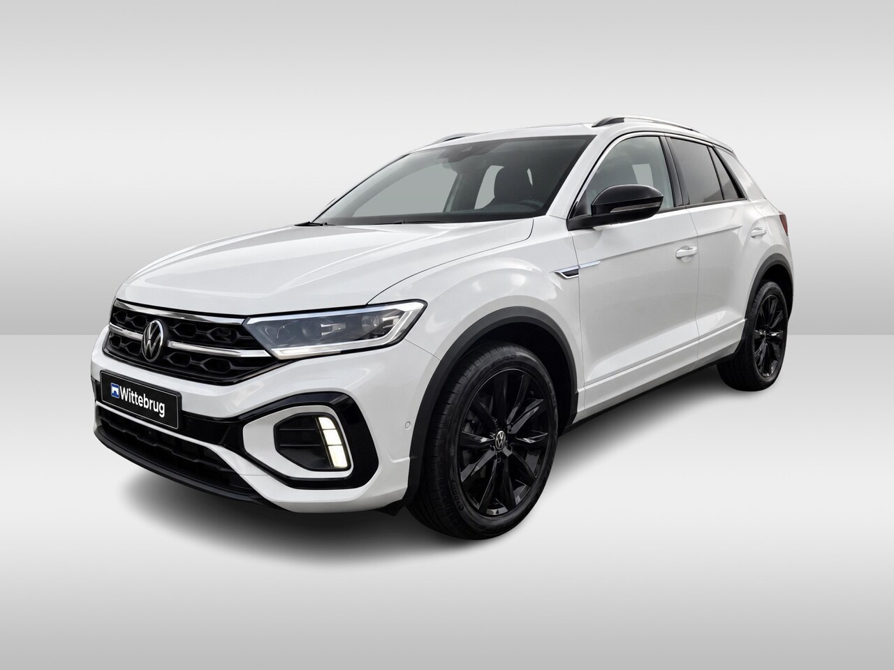 Volkswagen T-Roc - 1.5 TSI R-Line / Black style / IQ LED / Voorstoelen verwarmbaar / Parkeersensoren V+A / Ac - AutoWereld.nl