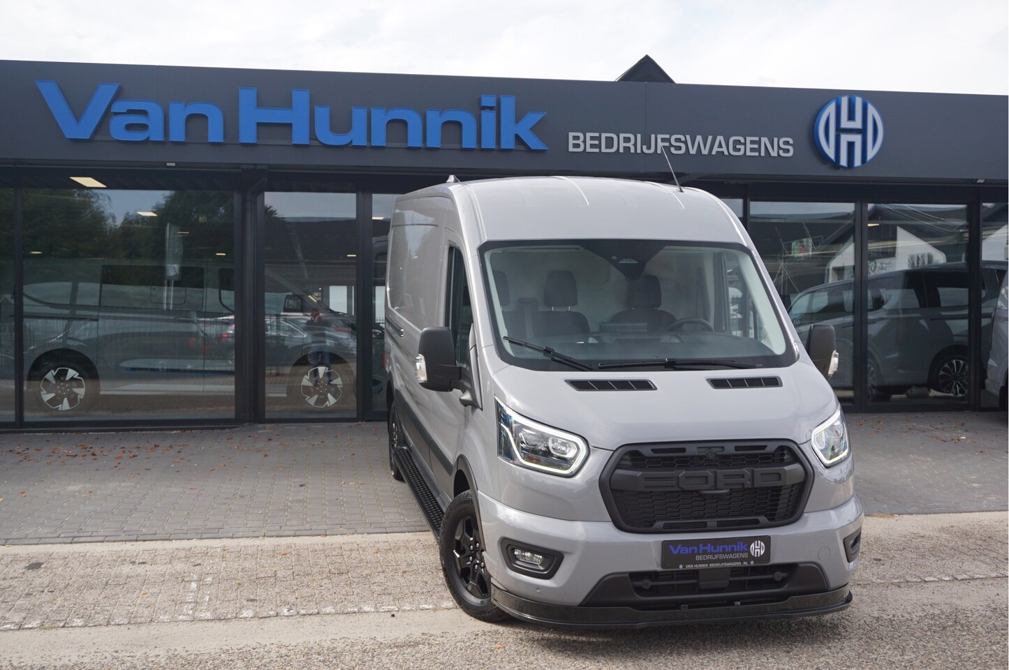 Ford Transit - 350L L3H2 Raptor AUT-8 165PK BPM VRIJ Navi, Camera, Xenon, ACC, Trekhaak, 2x Schuifdeur!! - AutoWereld.nl