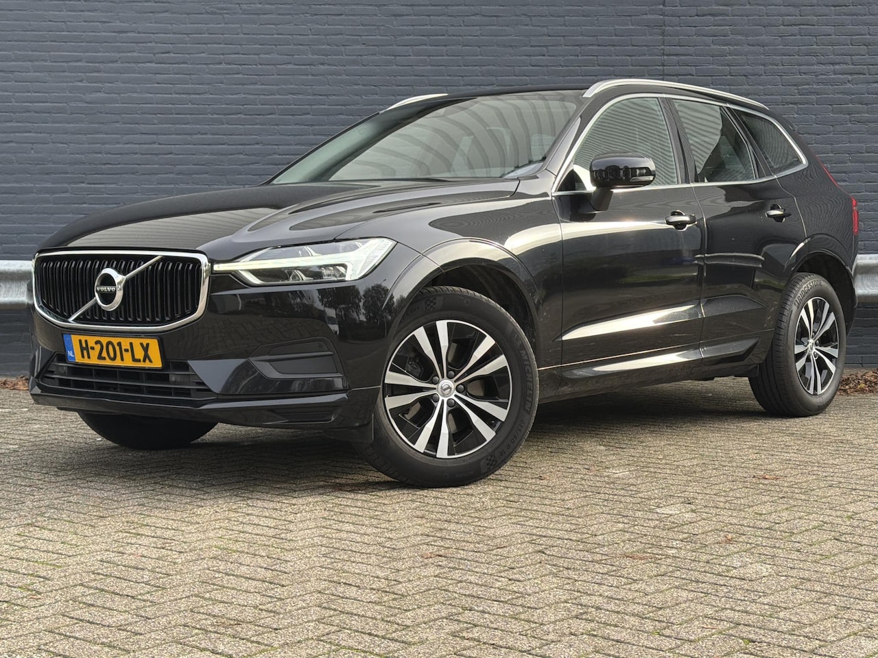 Volvo XC60 - 2.0 B5 Momentum Pro | Automaat | Camera | Climate | - AutoWereld.nl