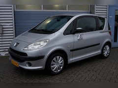 Peugeot 1007 - 1.4 Sesam Urban