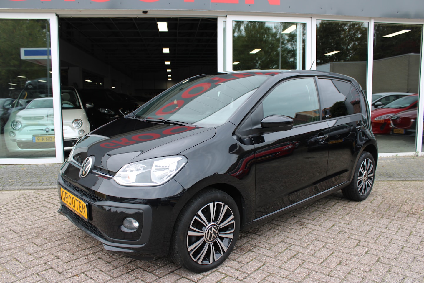 Volkswagen Up! - 1.0 Active Camera/ECC/CRUISE/LMV - AutoWereld.nl