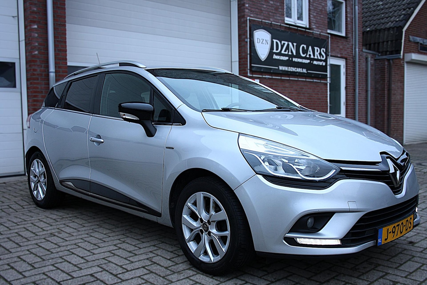 Renault Clio Estate - 0.9 TCe Limited - 1ste eigenaar - Dealer onderhouden - cruise control - Airco - Multimedia - AutoWereld.nl