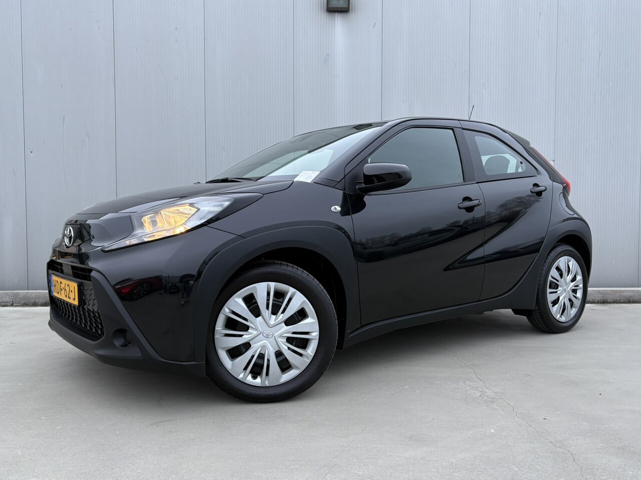 Toyota Aygo X - 1.0 VVT-i MT play 1.0 VVT-i MT Play - AutoWereld.nl