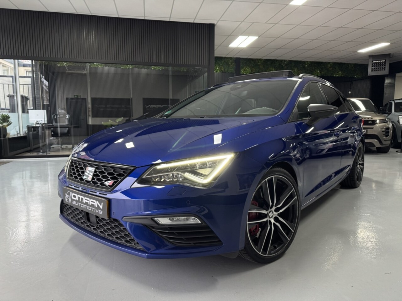 SEAT Leon ST - Cupra 300 4Drive Pano Virtual Acc Sfeer - AutoWereld.nl