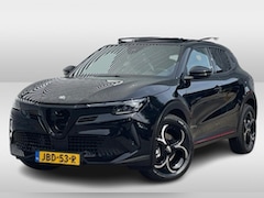 Alfa Romeo Junior - 1.2 Turbo Hybrid 4WD Ibrida Q4 | Sportpack | Techno Pakket | Schuif/kanteldak