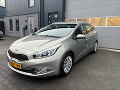 Kia Cee'd Sportswagon - 1.6 GDI Comfort Pack 5DRS|Airco|Cruise Controle|Trekhaak|Nieuwe APK