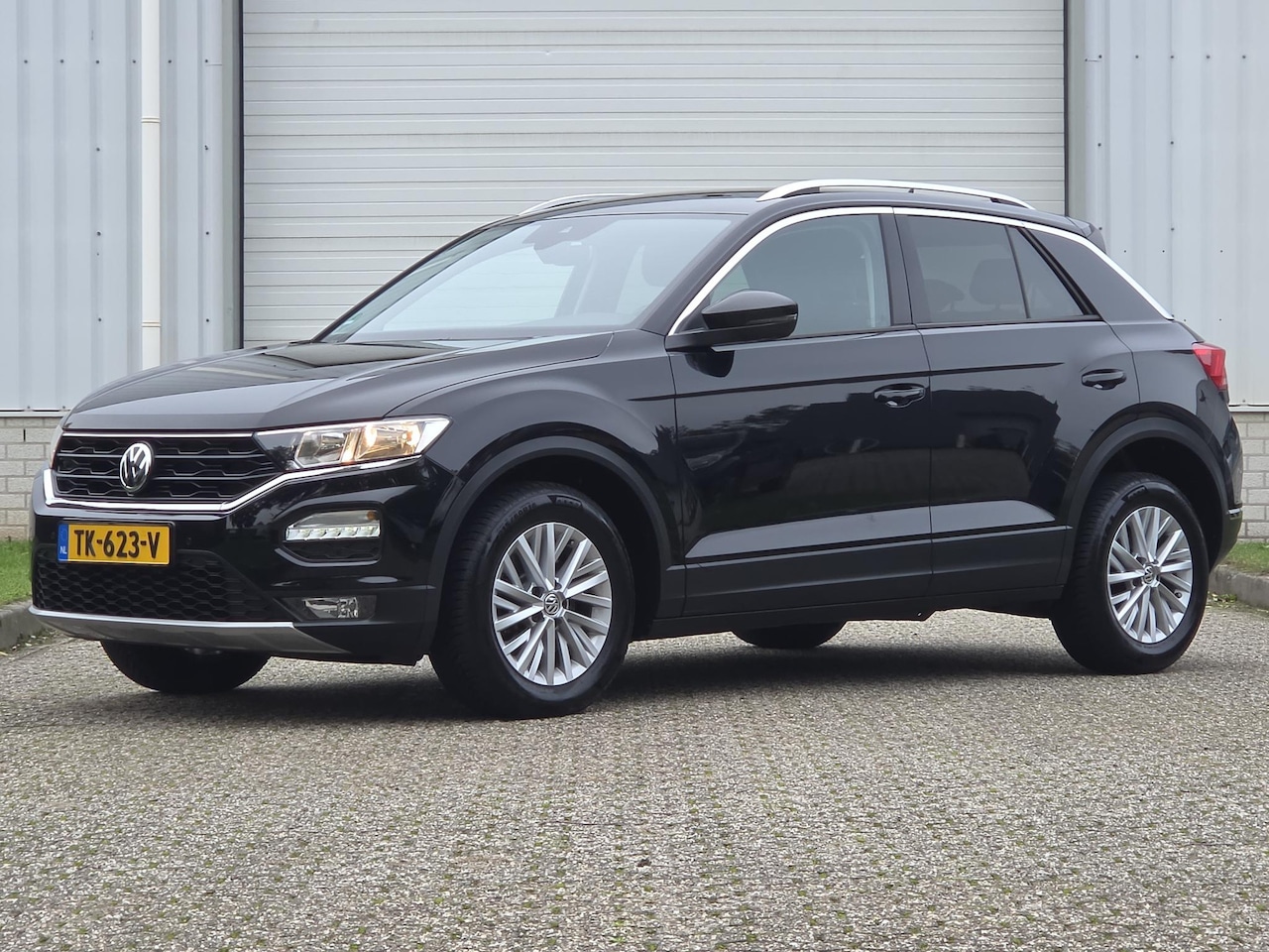 Volkswagen T-Roc - 1.0 TSI Style / 1e Eigenaar / All Season Banden / Apple Carplay & Android Auto / Volledig - AutoWereld.nl