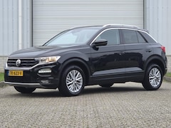 Volkswagen T-Roc - 1.0 TSI Style / 1e Eigenaar / All Season Banden / Apple Carplay & Android Auto / Volledig