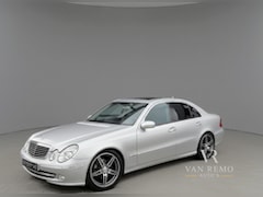 Mercedes-Benz E-klasse - E240 Avantgarde|Camera|Schuifdak|Stoelvv|Leder|Xenon|Orig NL|Nap|AMG Look