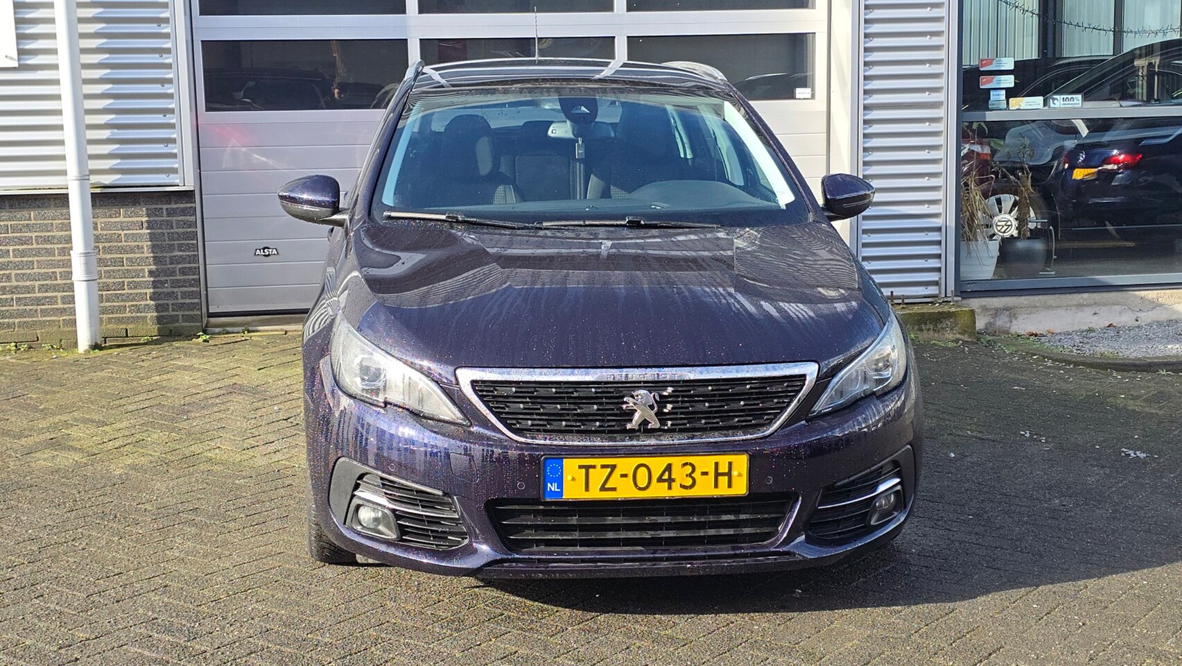 Peugeot 308 SW - 1.2 PureTech Blue Lease Executive 1.2 PureTech Blue Lease Executive - AutoWereld.nl