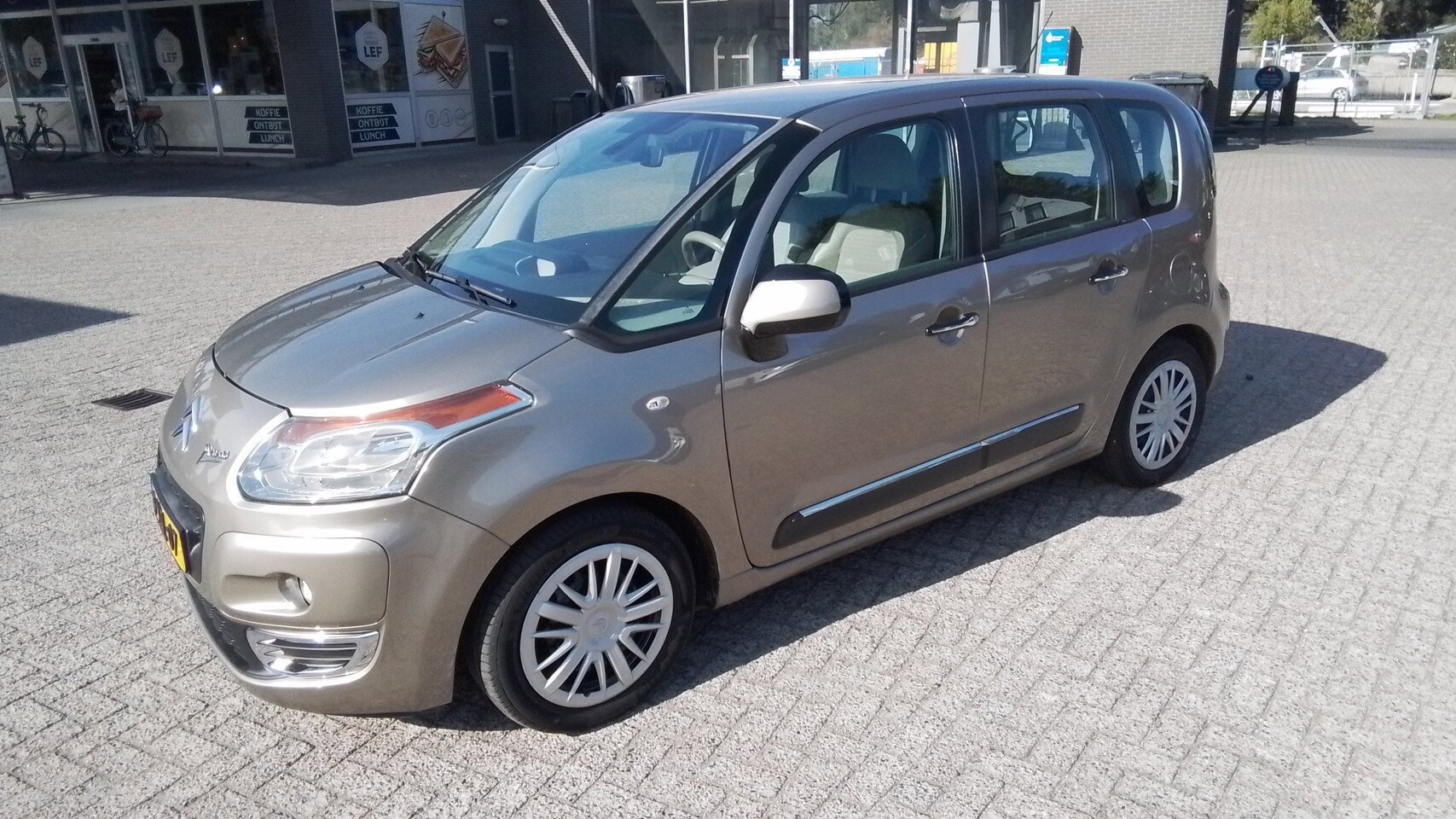 Citroën C3 Picasso - 1.4 VTi 95pk Aura 2e eig. Historie Clima Cruise PDC Hoge instap - AutoWereld.nl