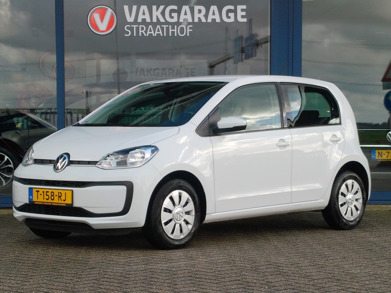 Volkswagen Up! - 1.0 1.0, Cruise Control / Camera + Sensoren / Climate control / Bluetooth / 5-Deurs - AutoWereld.nl