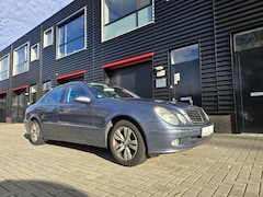 Mercedes-Benz E-klasse - E-klasse 240 Avantgarde / PANO DAK / PDC / XENON / CRUISE CONTROL / NAVI