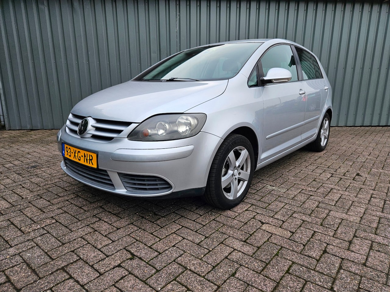 Volkswagen Golf Plus - 1.6 FSI Optive 3 Trekhaak Apk 08-12-2027 - AutoWereld.nl