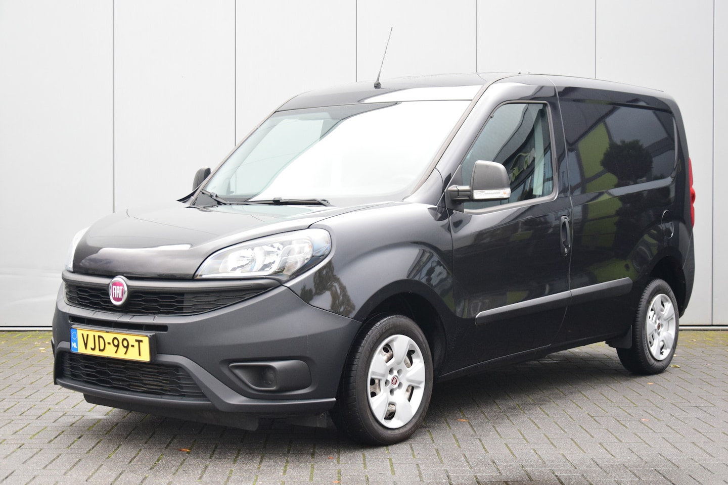 Fiat Doblò Cargo - 1.3 MJ L1H1 Airco Audio/Bluetooth Dakdragers Trekhaak 42dkm! - AutoWereld.nl