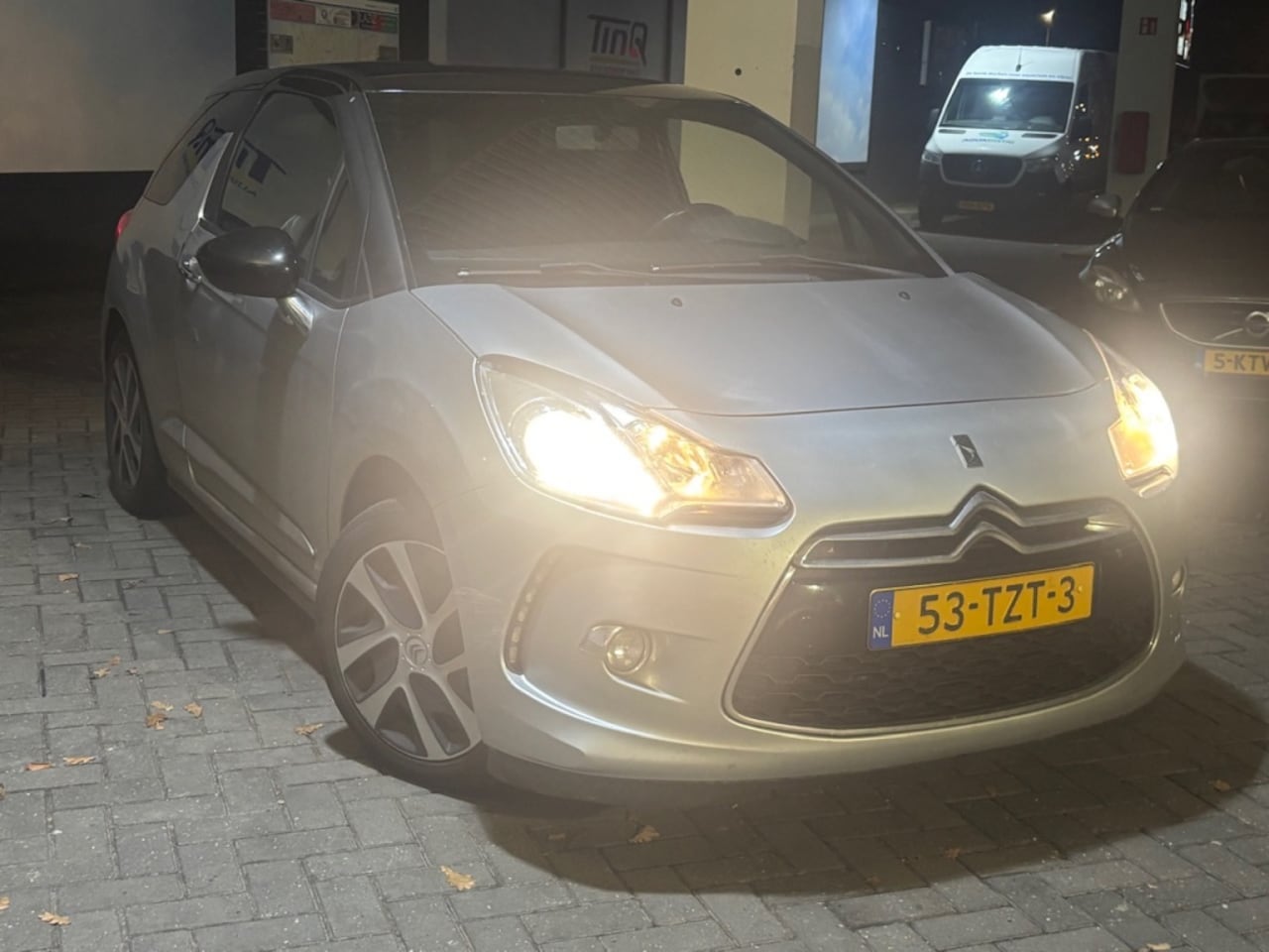 Citroën DS3 - 1.6 e-HDi So Chic Clima Cruise - AutoWereld.nl