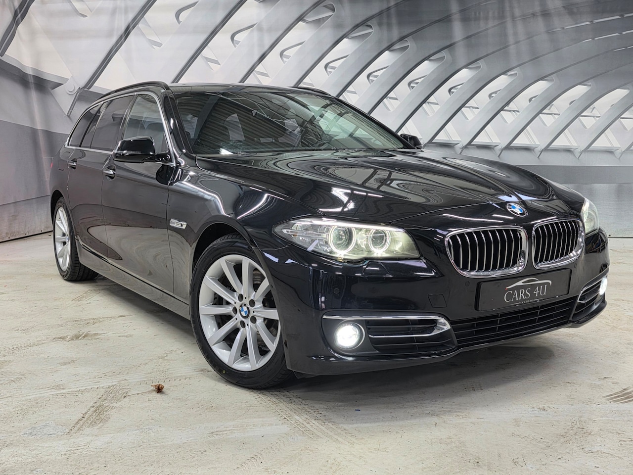 BMW 5-serie Touring - 520d High Executive 520d High Executive - AutoWereld.nl