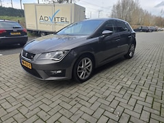 SEAT Leon - 2.0 TDI FR AUTOMAAT / 185PK / NAVI / PDC / FLIPPERS
