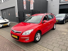Hyundai i30 CW - 1.6i Style 2e Eigenaar Trekhaak Airco NAP APK
