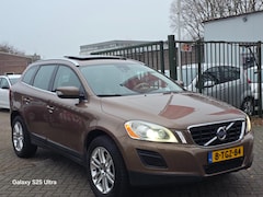 Volvo XC60 - 2.0T Summum Automaat achteruit camera leerbekeleding stoelverwarming panorama dak trekhaak