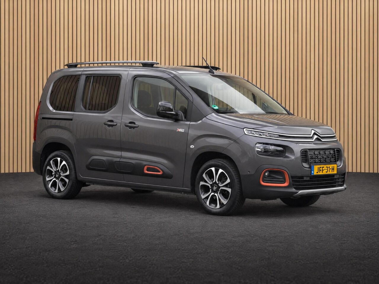 Citroën Berlingo - 1.2 PureTech Shine | Navi / Camera / Climate - AutoWereld.nl