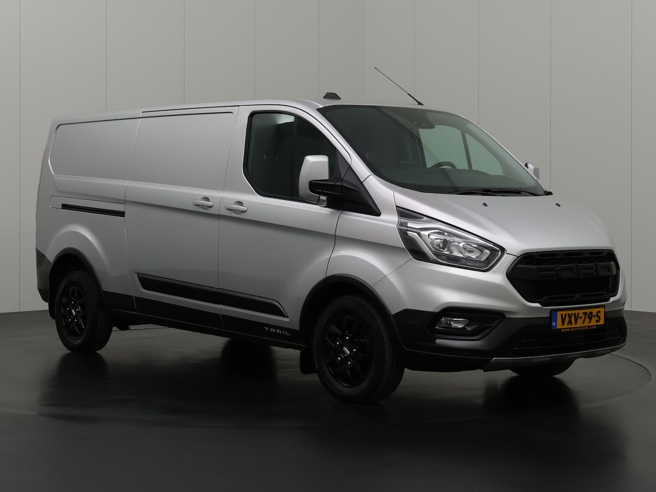 Ford Transit Custom - 130PK L2H1 Trail Limited | 2800Kg Trekhaak | Leder | Camera | Multimedia | 3-Zits - AutoWereld.nl