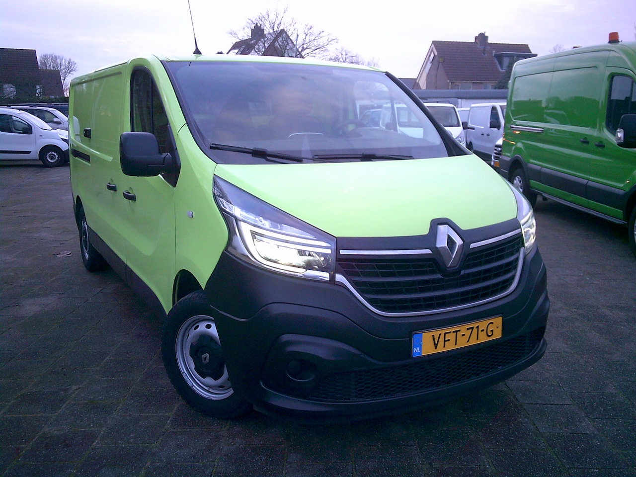 Renault Trafic - 1.6 dCi 95 T29 L2H1 Comfort VOORZIEN VAN AIRCO+CRUISE+TREKHAAK !!! - AutoWereld.nl