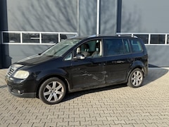 Volkswagen Touran - 2.0-16V FSI Highline