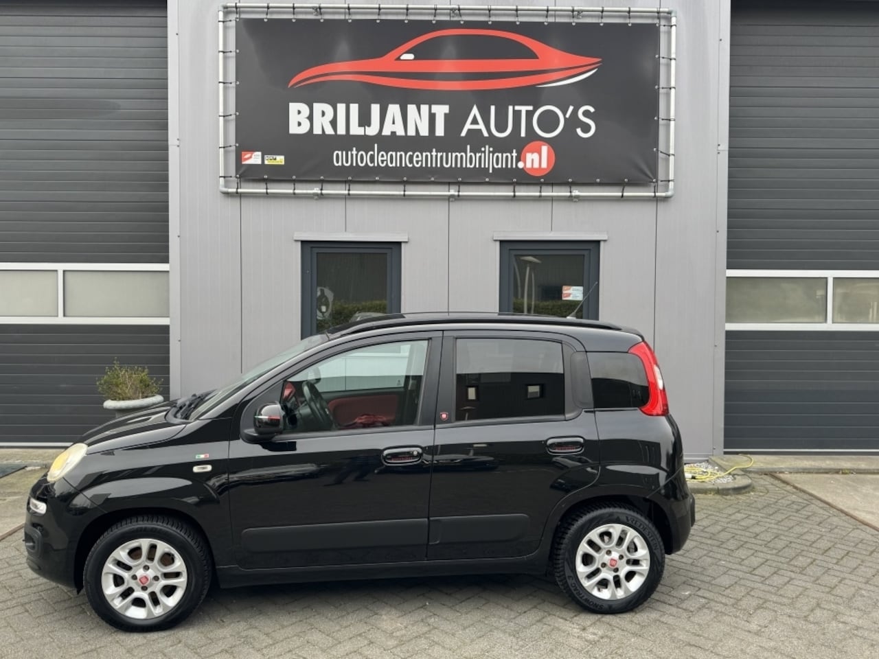 Fiat Panda - 0.9 TwinAir Lounge Airco Lm velgen - AutoWereld.nl