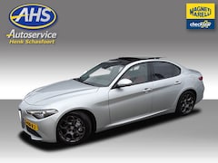 Alfa Romeo Giulia - 2.0T Super, panoramadak, rood leder