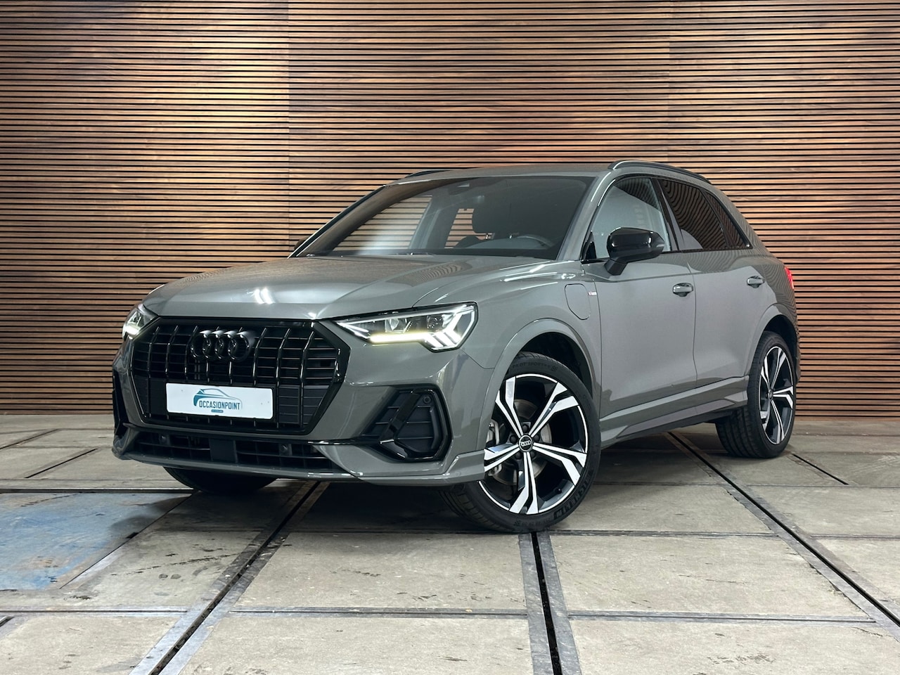 Audi Q3 - 45 TFSI e S-line edition | Chronos Grey | 20Inch Audi-Sport| Full LED| ACC| Virtual| Black - AutoWereld.nl