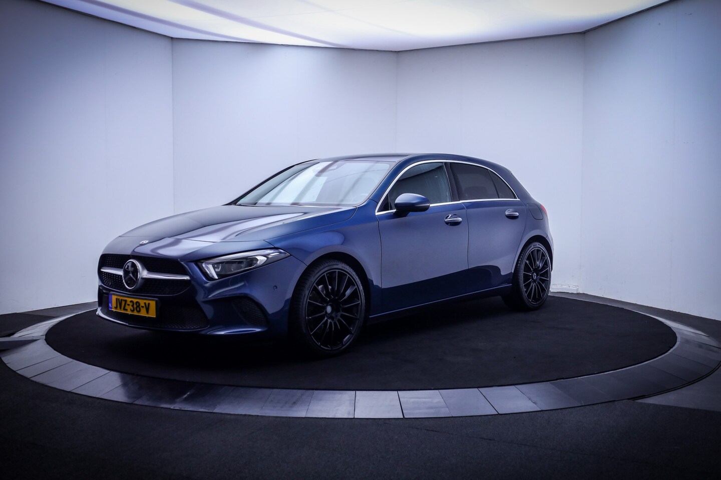 Mercedes-Benz A-klasse - 220 4MATIC Premium MATRIX LED | MEM STOEL | 360 CAMERA | DODEHOEK | ADAPTIEF | WIDESCREEN - AutoWereld.nl