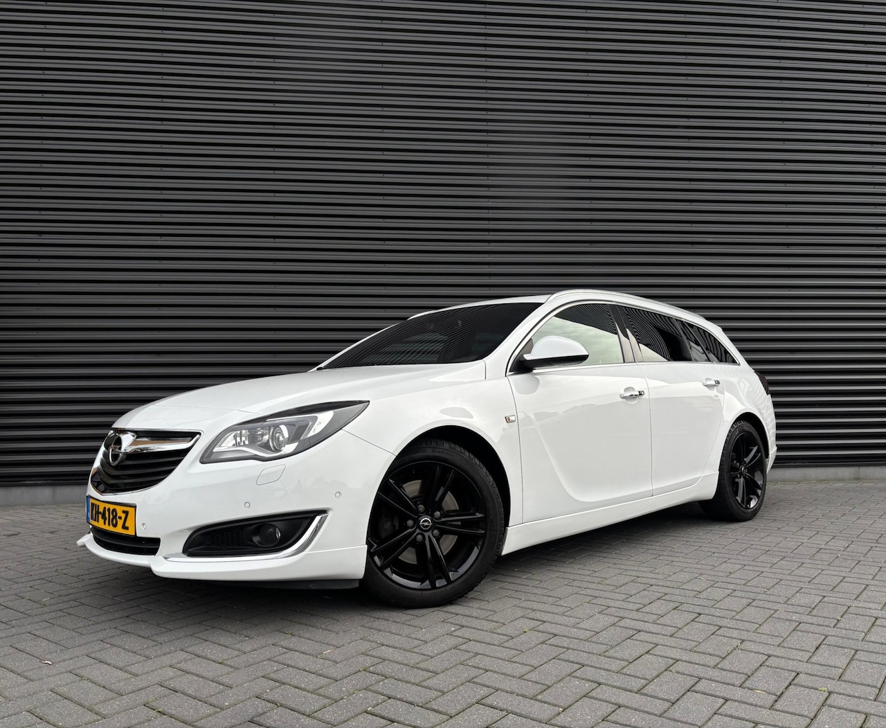 Opel Insignia Sports Tourer - 250 PK| FULL OPTION | ALL SEASON| PANO| STOELVERWARMING| STUURVERWARMING| - AutoWereld.nl