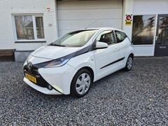 Toyota Aygo - 1.0 VVT-i x-play CAMERA/AIRCO/BLUETOOTH