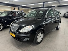 Lancia Y(psilon) - Ypsilon 1.2 1-eigenaar elektrische pakket stuurbekrachtiging zeer zuinig