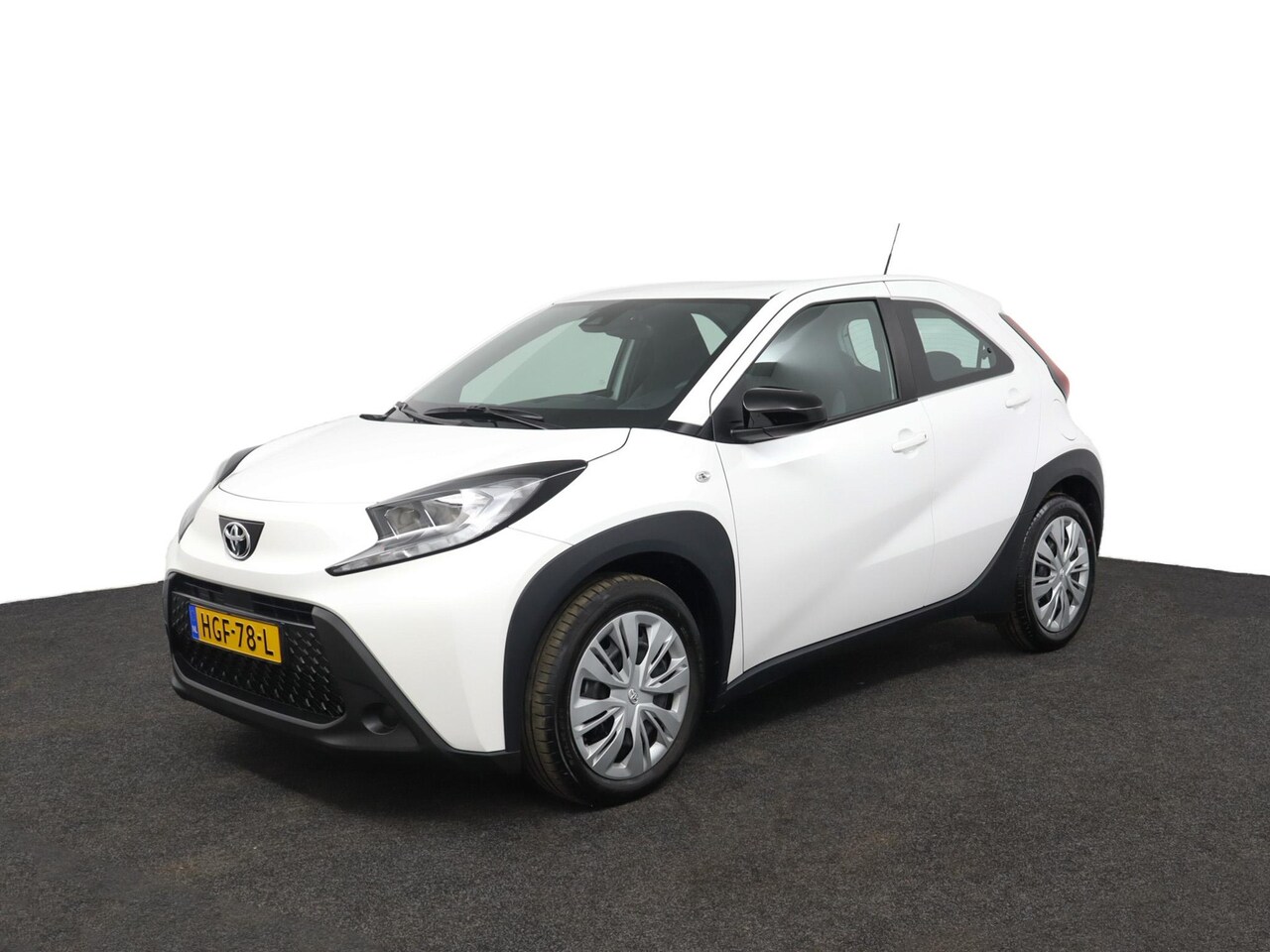 Toyota Aygo X - 1.0 VVT-i MT Play | Airco | Adaptive Cruise Control | Achteruitrijcamera | Apple Carplay | - AutoWereld.nl