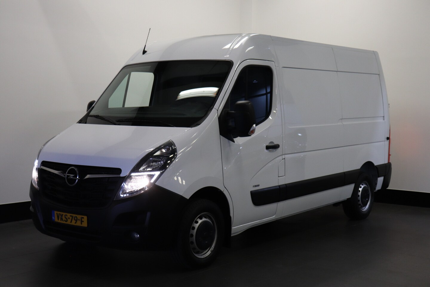 Opel Movano - 2.3 Turbo 180PK L2H2 EURO 6 - A/C Climate - Trekhaak - Camera - €13.900,- Excl. - AutoWereld.nl