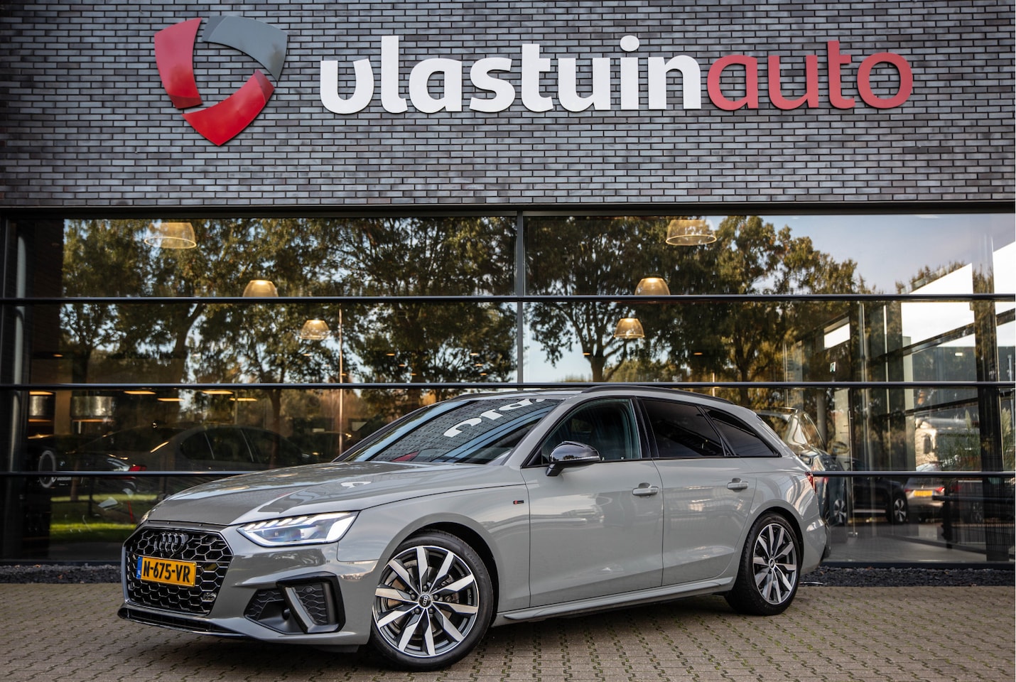Audi A4 Avant - 35 TFSI S edition Competition 35 TFSI S edition Competition , Cruise control, Apple Carplay, Trekhaak, Navigatie, - AutoWereld.nl