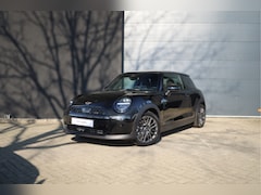 MINI 3-Deurs - 1.5 Cooper C Blackyard | Getint Glas | Achteruitrijcamera | Getint glas | 17" U-Spoke grey
