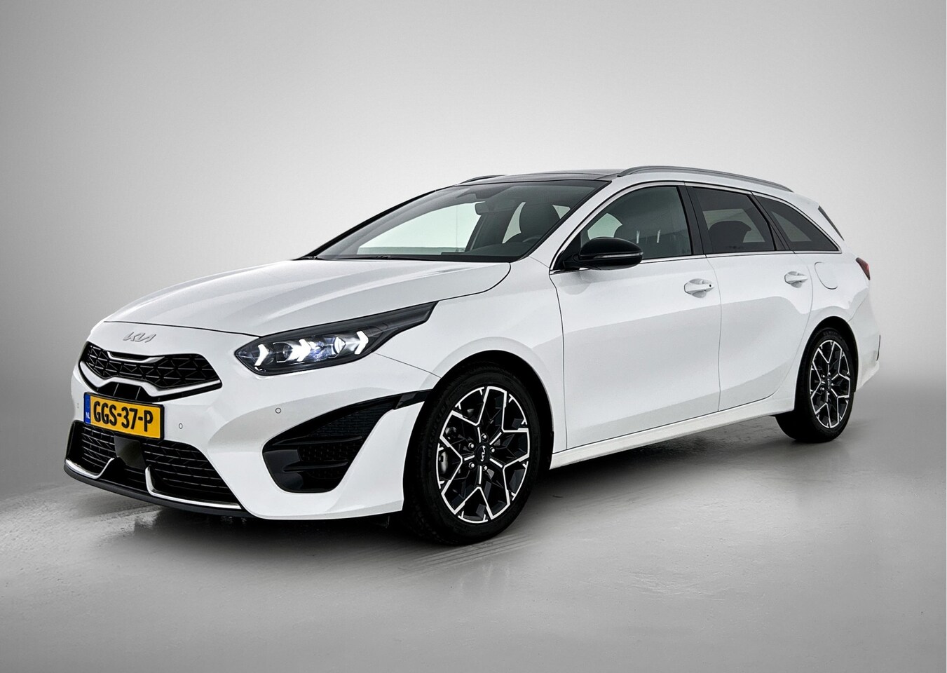 Kia Cee'd Sportswagon - Ceed 1.5 T-GDi GT-Line | Grote laadruimte | Half-leder | Parkeercamera's - AutoWereld.nl