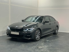 BMW 3-serie - 318i Executive Edition M Sport | Individual Lak | Trekhaak |