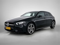 Mercedes-Benz A-klasse - 250 e AMG Plug-In Hybride AMG Line | Night Pakket | Sfeerverlichting |Stoelverwarming | Ac