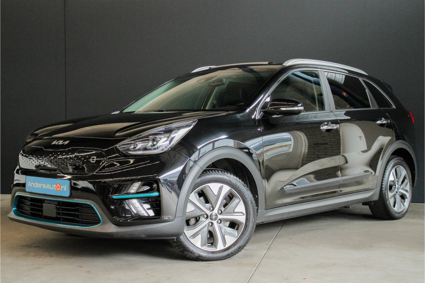 Kia e-Niro - ExecutiveLine 64 kWh |100% SOH|warmtepomp|3 fase|schuifdak|parkeersensoren|leder| - AutoWereld.nl