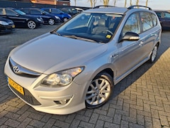 Hyundai i30 CW - 1.6i i-Motion 2011. Climate/Cruise/Trekhaak etc.. APK 12-2026