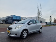 Toyota Yaris - 1.3 VVTi Sol MMT AUTOMAAT AIRCO TREKHAAK 2 X SLEUTELS