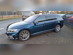 Volkswagen Passat Variant - 1.5 TSI R-Line Business +Pano dak