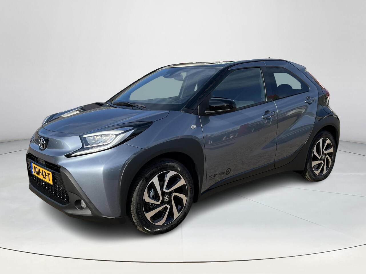 Toyota Aygo X - 1.0 VVT-i MT Pulse | Demonstratie auto | Celestite grey met zwart dak | - AutoWereld.nl