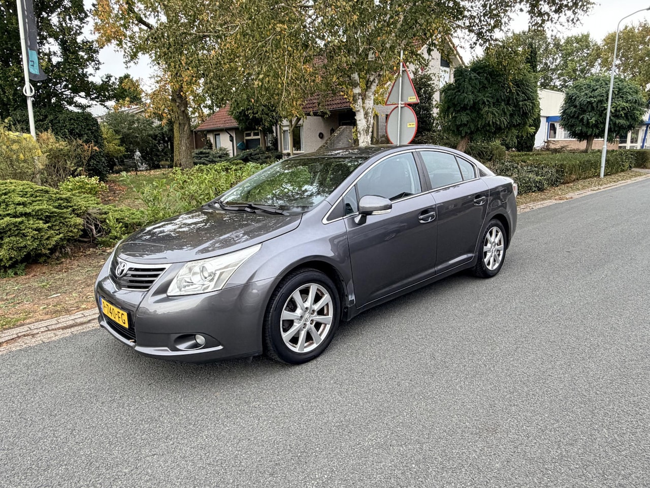 Toyota Avensis - 1.8 VVTi 147PK Automaat•Keyless•Trekhaak - AutoWereld.nl